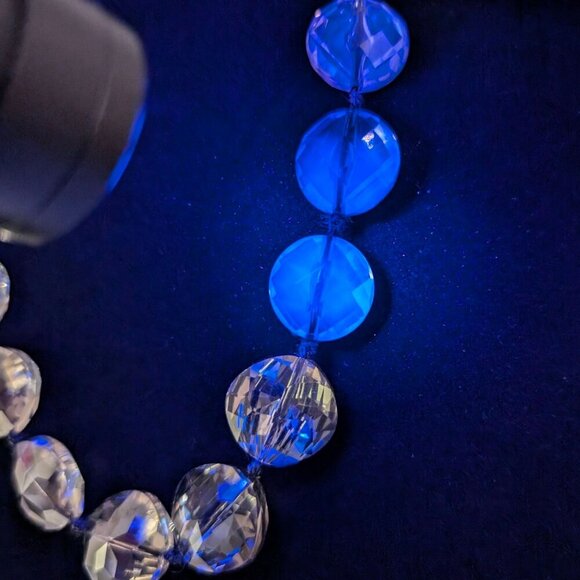 Vintage Faceted Crystal & Lucite Bead Necklace - Picture 6 of 7